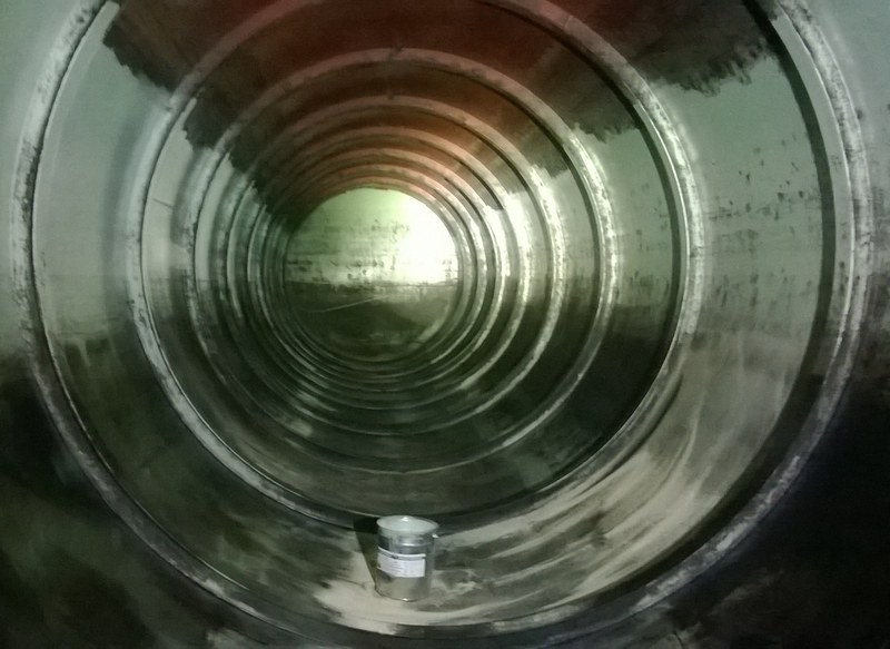 Erdverlegter Stahltank von innen