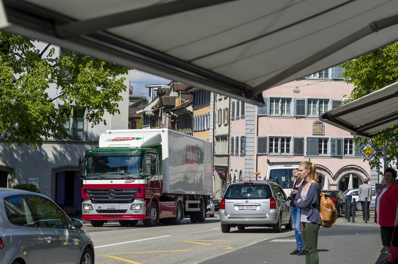 Für die Grabenstrasse in der Zuger Altstadt hat die Baudirektion eine Tempo-30-Zone angeordnet