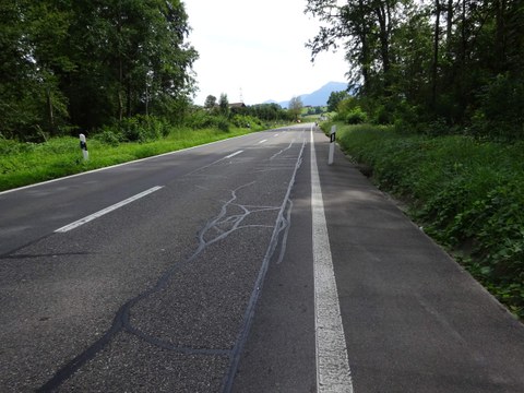 Belagsarbeiten Drälikerstrasse in Hünenberg
