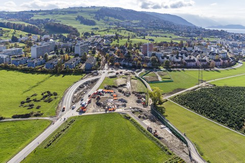 Inwil: Neue Stahlbrücke im Bau