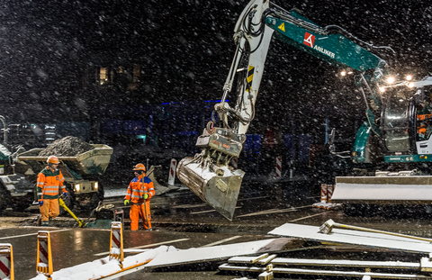 Werkleitungsarbeiten während der Nacht an der Südstrasse