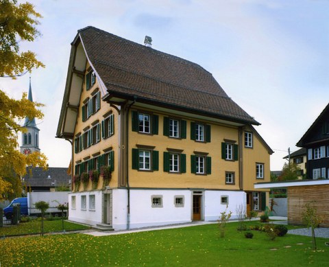 Foto 1: Pfarrhaus Unterägeri