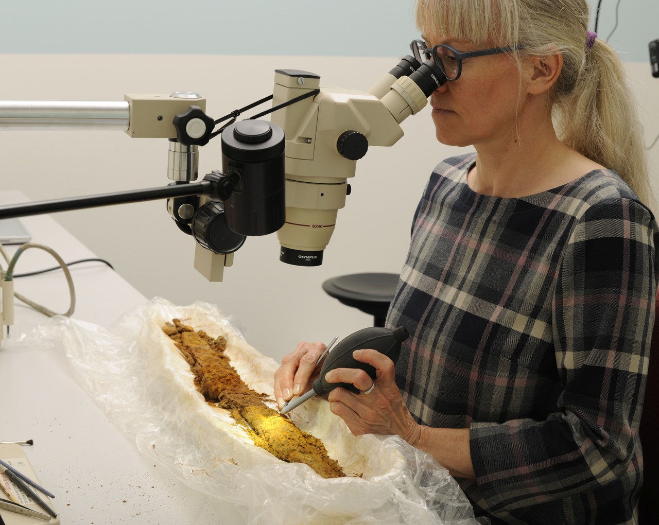 Freilegen des Eisenschwerts