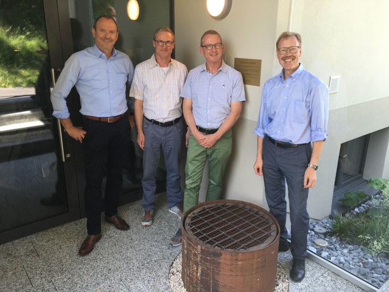 Restaurierter Sodbrunnen wird eingeweiht.