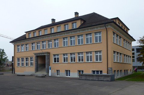 Foto 1: Schulhaus Sunnegrund