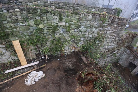 Foto 1: Äussere Stadtmauer