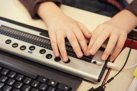 Braille Tastatur als technische Unterstützung