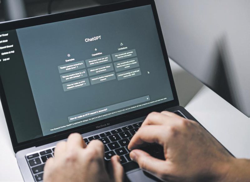 Mit dem auf künstlicher Intelligenz basierenden Programm ChatGPT lassen sich schnell Informationen sammeln.