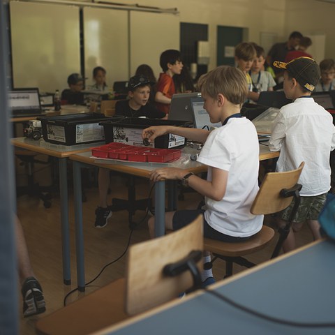 8 Roberta Workshop 2.jpg