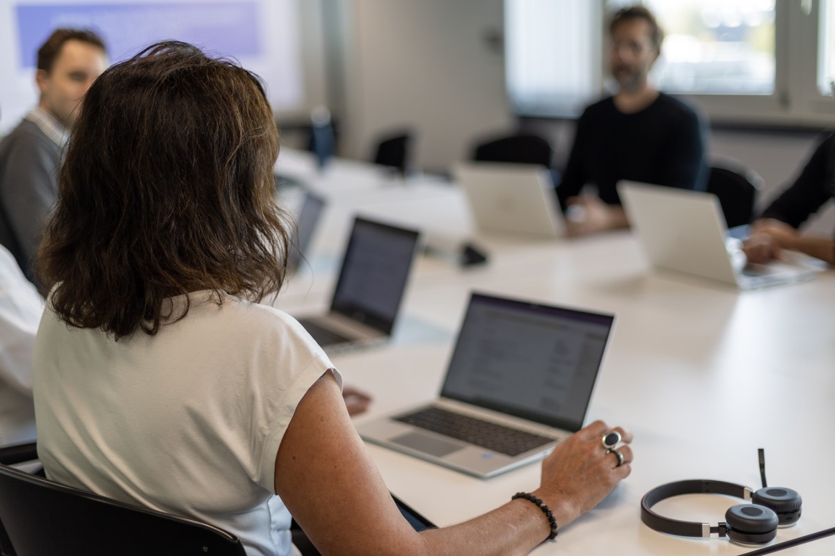 Besprechung im Sitzungszimmer