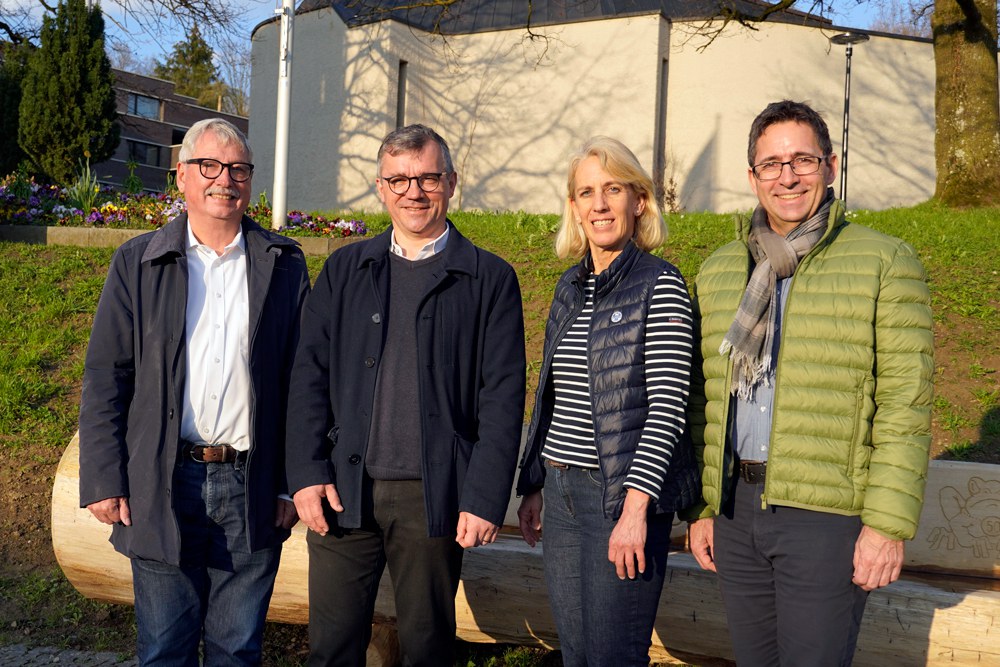 Der neue Vereinsvorstand v.l.n.r. Beda von Reding (Kassier), Ludo Gajdoš (Co-Präsident), Nicole Bächler (Ressort Schulkontakte) und Marcel Wyler (Co-Präsident)