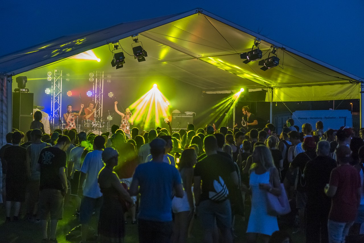 Openair Badi Copyright andreasbusslinger.ch