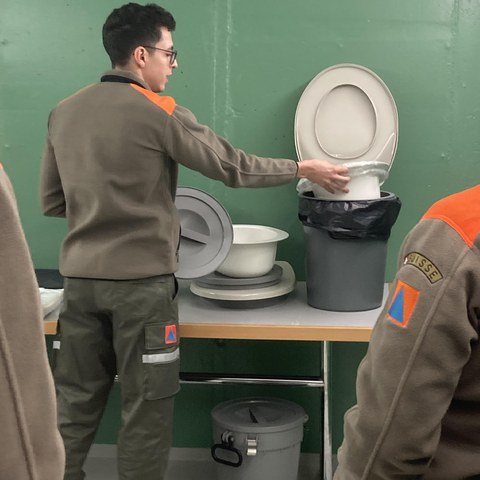 Bild 4: Trockenklosett