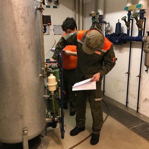 Bild 2: Kontrolle der Wasserversogung