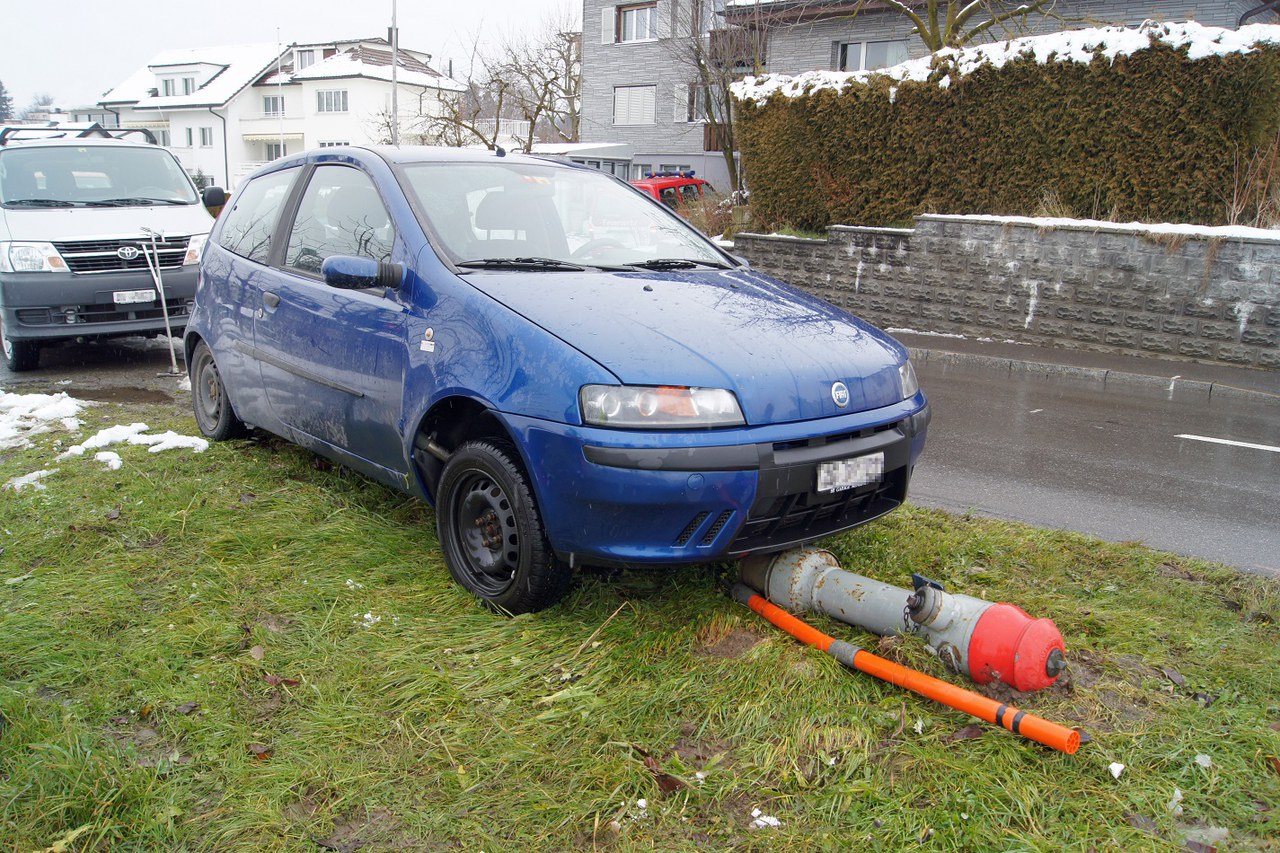 Umgefahrener Hydrant