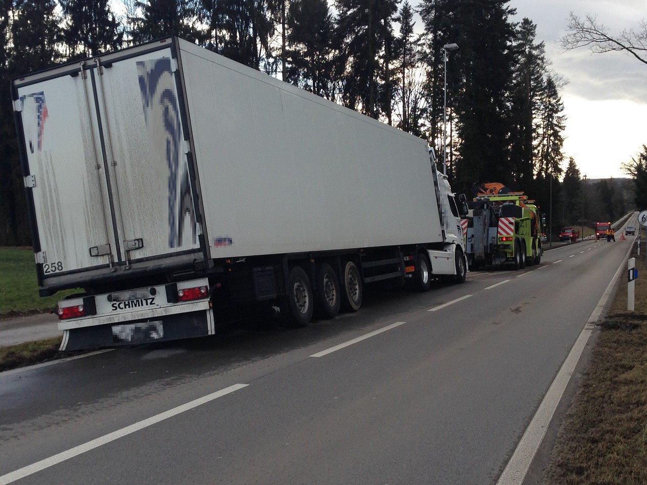 Die Strassensperrung dauert bis ca. 18:30 Uhr