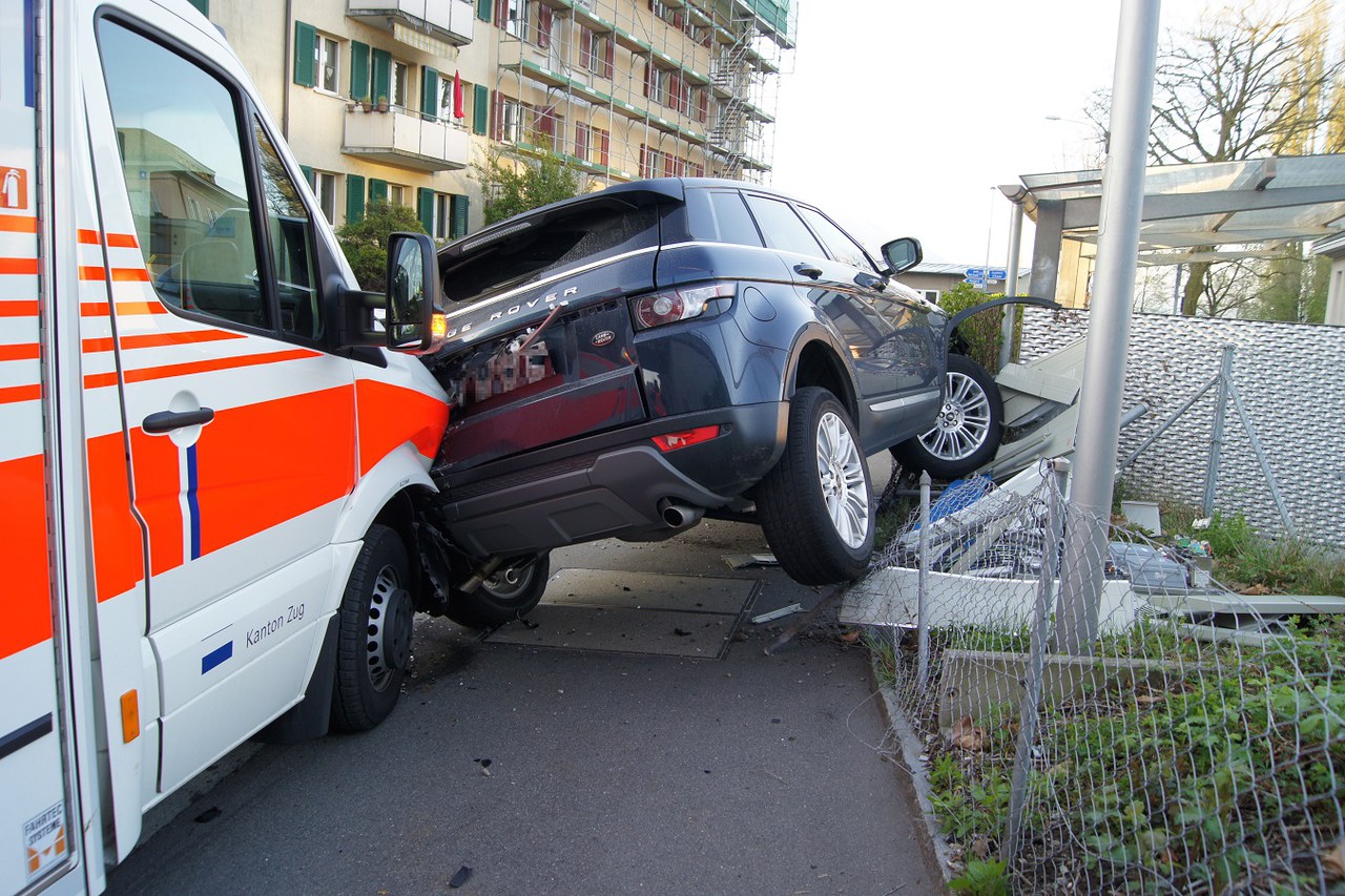Ambulanzfahrzeug in Unfall verwickelt