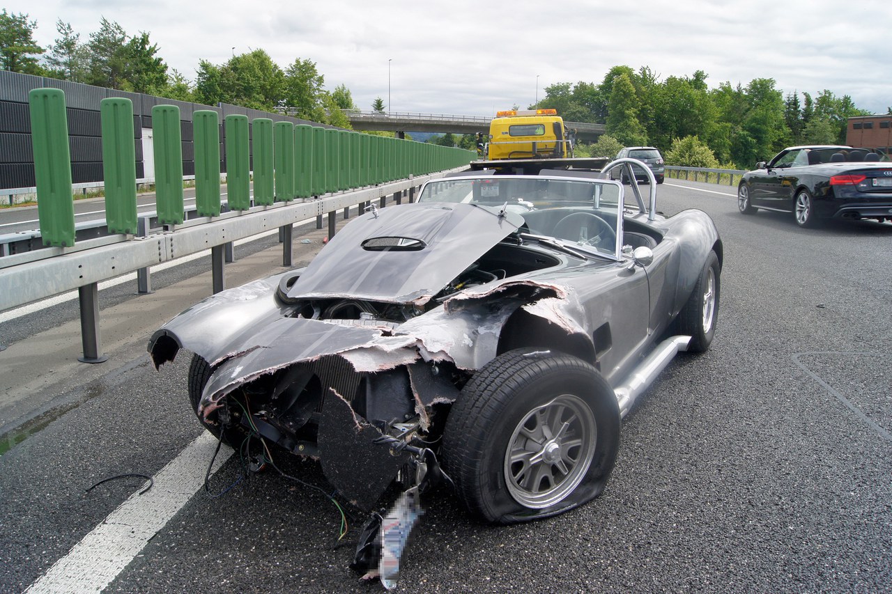Verunglückter Sportwagen
