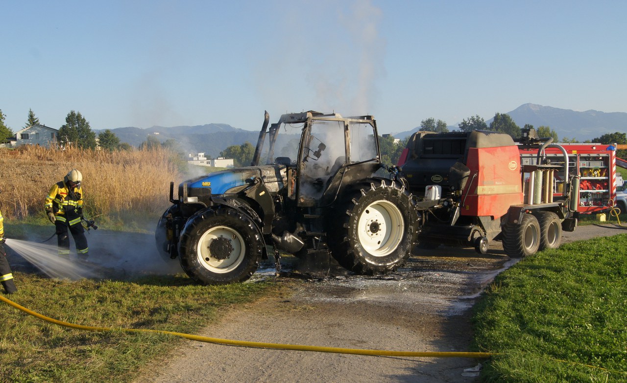Der ausgebrannte Traktor