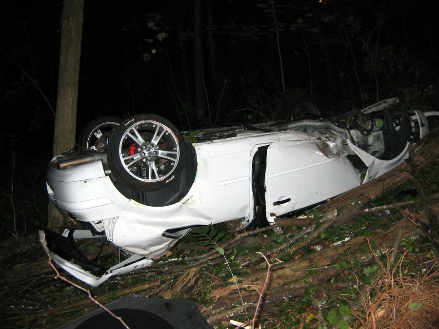 Selbstunfall, Neuheimerstrasse, Baar (Quelle:FFZ)