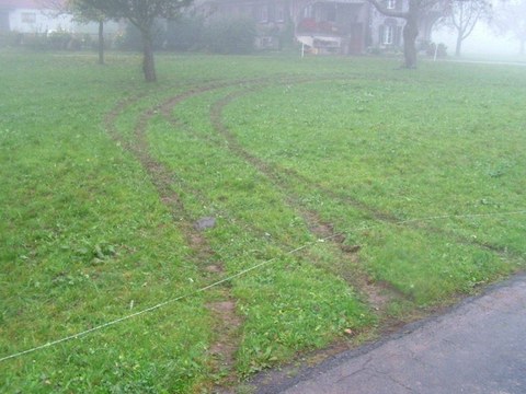 214 / Menzingen: Übermüdet von der Strasse abgekommen