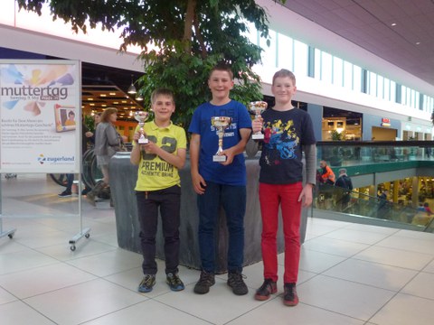 Zug, 28. April 2015, 18:30