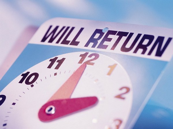 Die Uhr symoblisiert die Arbeits- und Ruhezeiten.